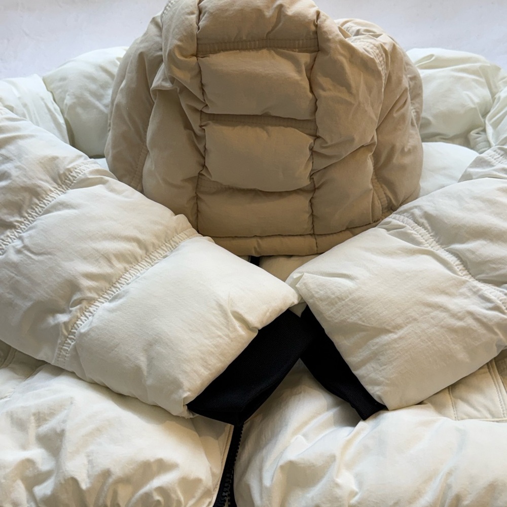 Nike Jordan White Puffer  Jscket with Tan Hood ,Unisex NWOT size XL YOUTH - Picture 12 of 16